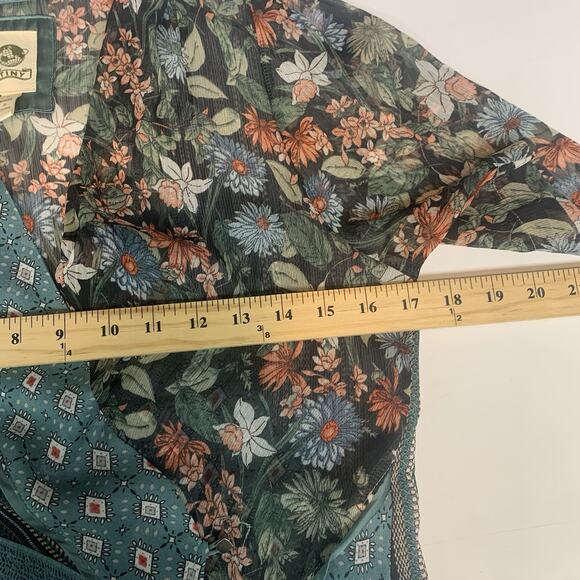 Tiny Anthropologie Shirt Womens Small Wrap Blouse Boho Fairycore‎ Mixed Print S - Picture 8 of 9